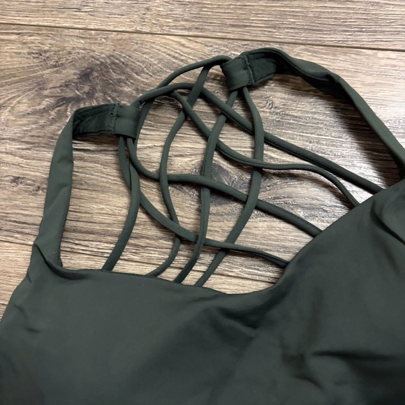 NWT Lululemon Free to Be Wild Bra (Rainforest Green) Size 8 - Picture 5 of 7